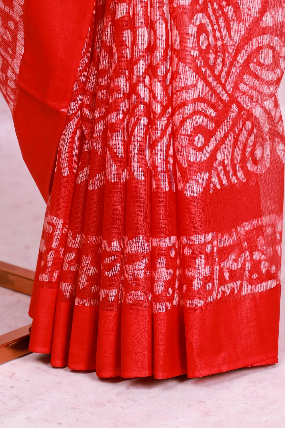 Red Cotton Kota Bathik Print Saree With Plain Border - Seematti