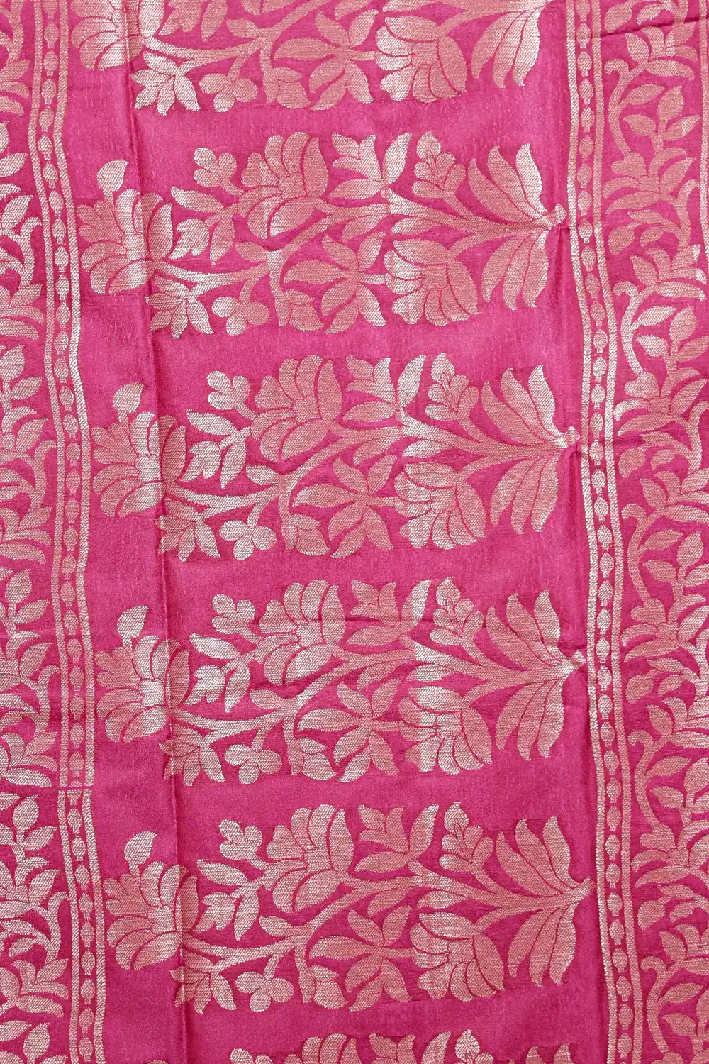 Semi Banarasi saree fabric texture with designer border