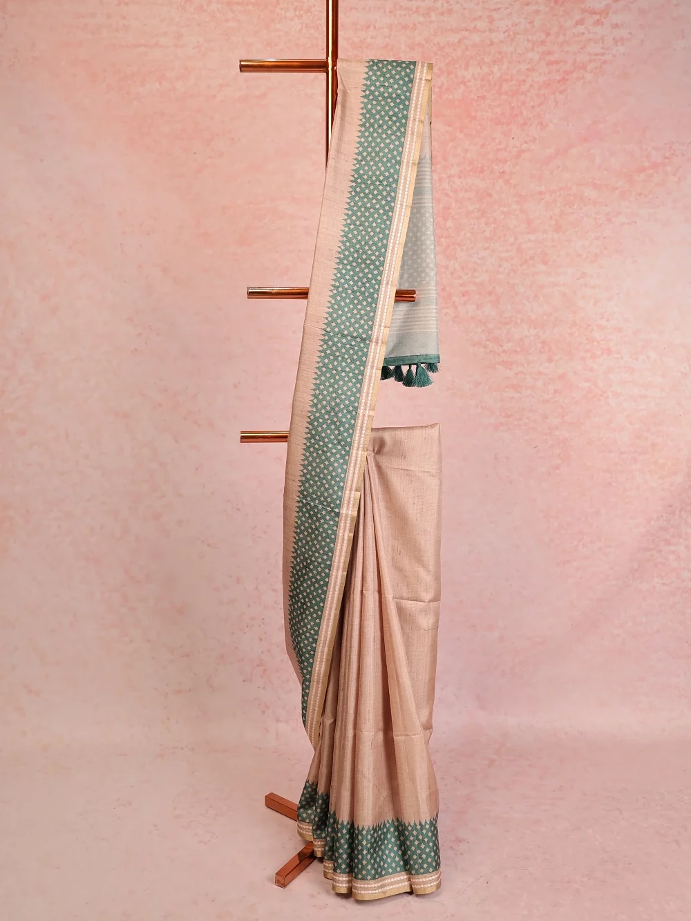 Chikku Color Semi Tussar Saree