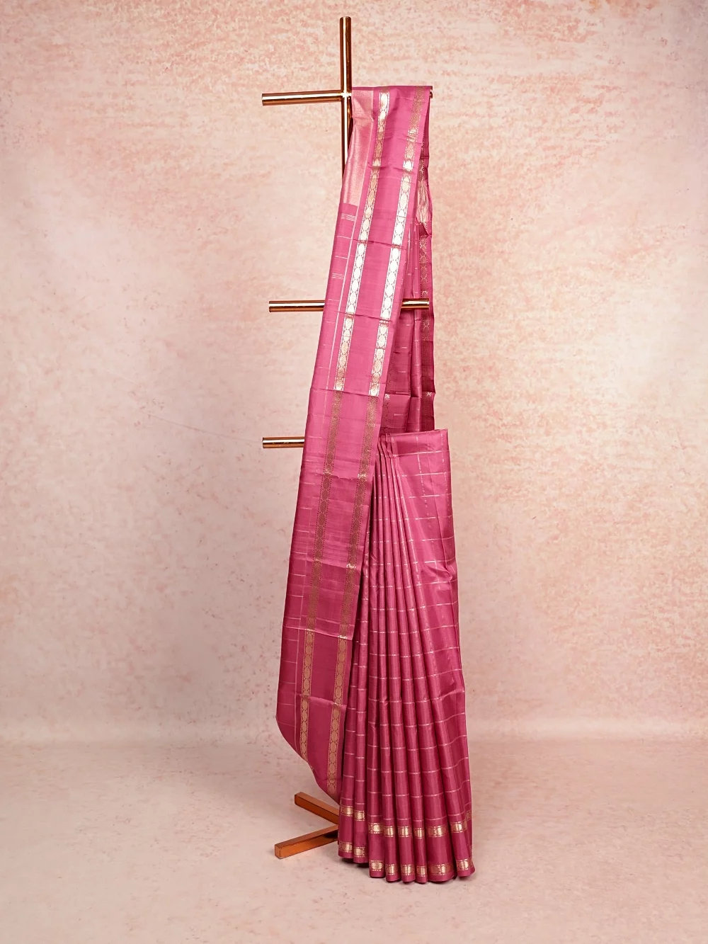 Onion Color Kancheepuram Silk Saree