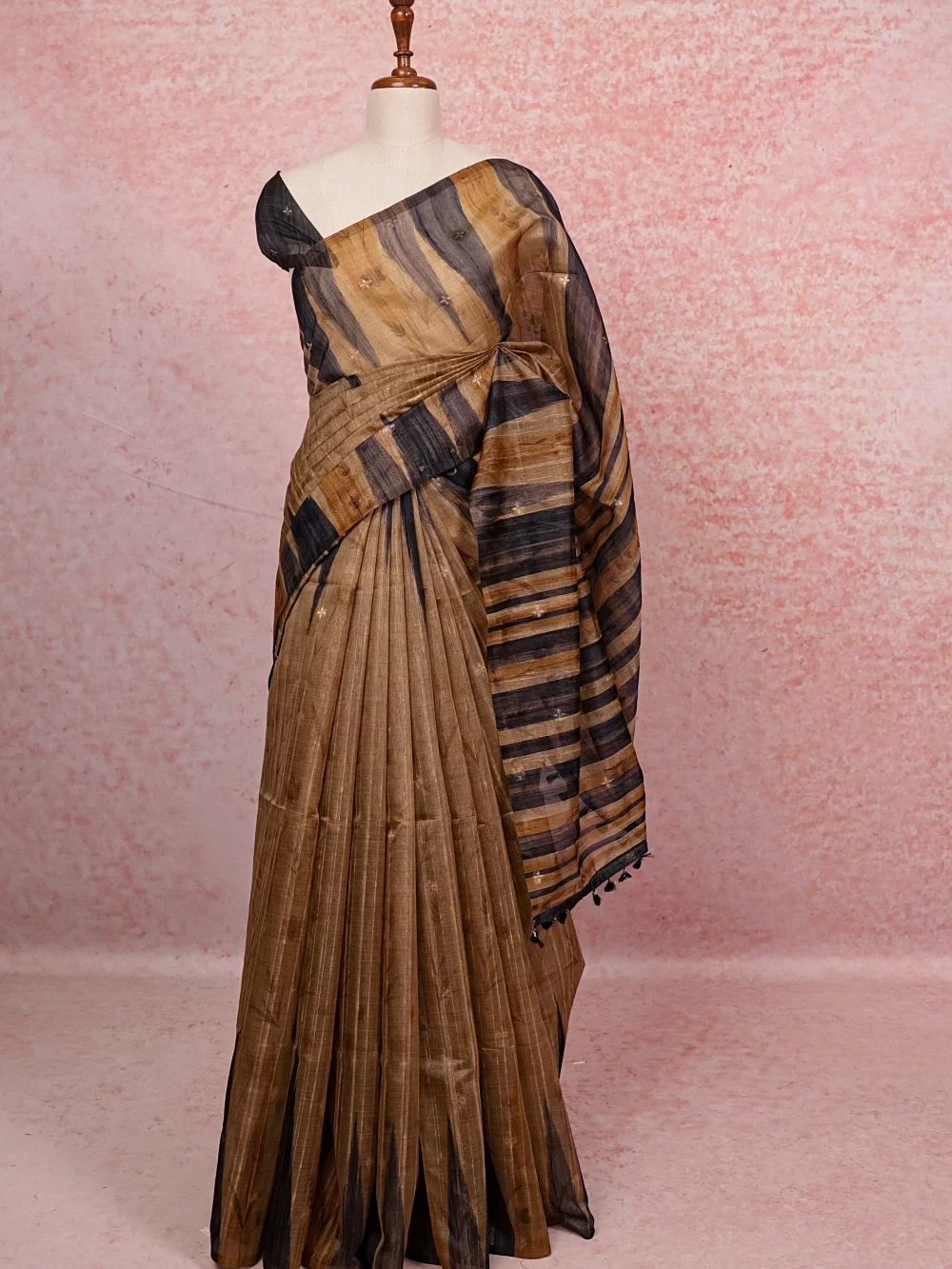 Gold Semi Tussar Saree